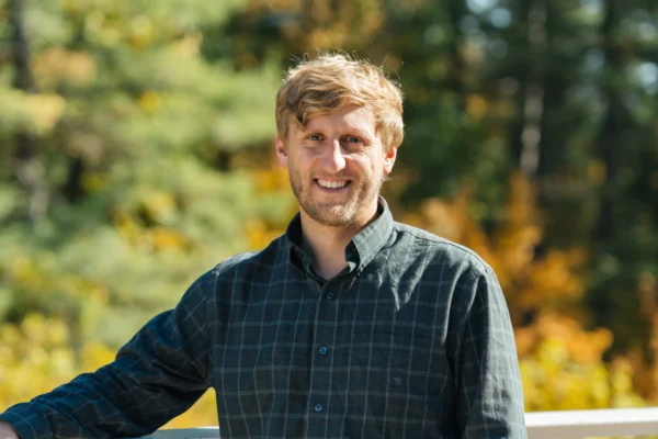 Colin Meyer, professore assistente di ingegneria a Dartmouth, ha co-fondato la Arête Glacier Initiative.ELI BURAK