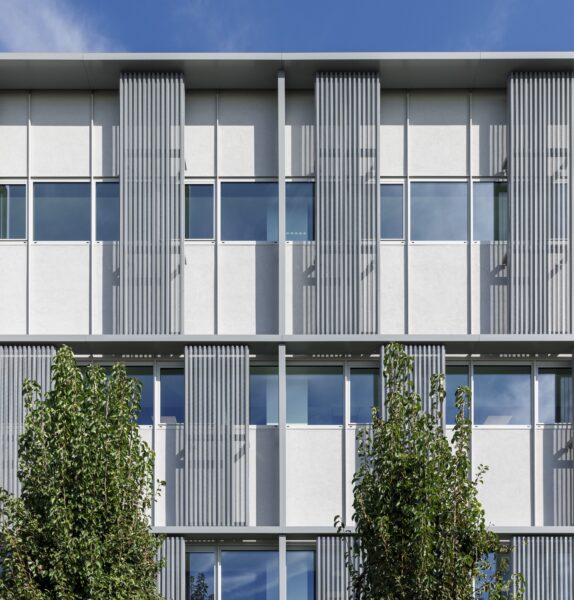 La sede rinnovata di Stezzano, un esempio virtuoso di efficientamento energetico applicato agli edifici.
