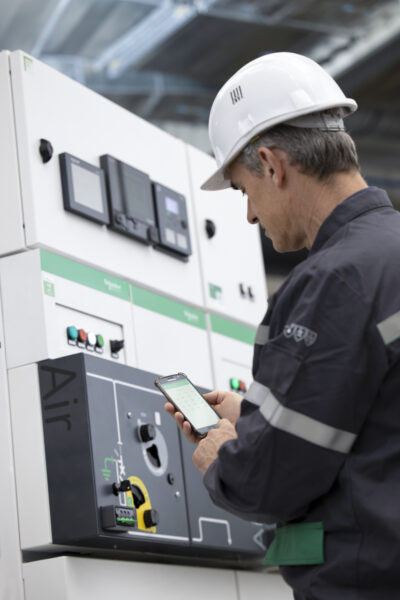 Il nuovo quadro di distribuzione elettrica in media tensione – il primo isolato in aria anziché in gas, per ridurre le emissioni climalteranti – prodotto nello stabilimento di Stezzano.