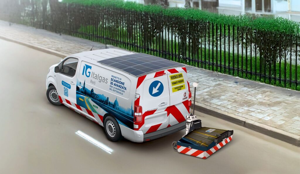 Uno dei veicoli Italgas attrezzato con tecnologie per la raccolta dei dati nell'ambito del progetto 3D Asset Mapping. Italgas