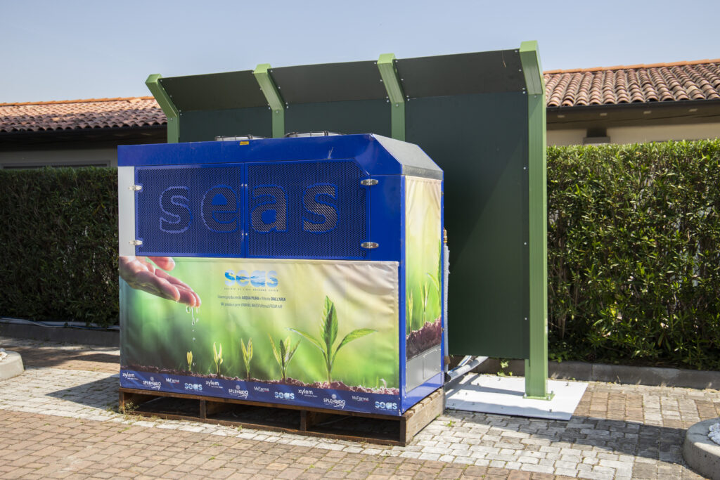Awa 25, installata presso l’Hotel Splendido Bay di Padenghe sul Garda, produce fino a 250 litri di acqua al giorno e contribuisce all’efficientamento energetico della struttura.