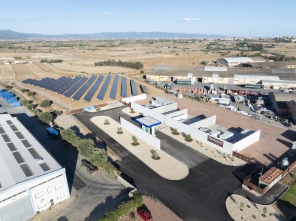 Vista aerea di Hyround, il primo impianto in Italia per la produzione di idrogeno verde inaugurato da Italgas in Sardegna