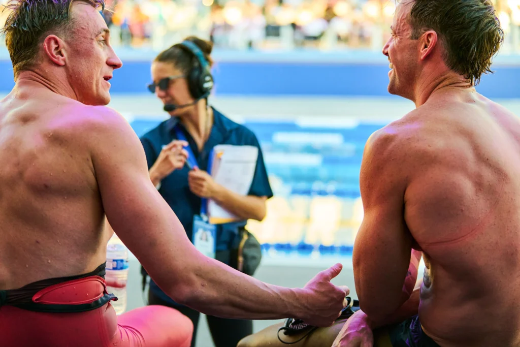 I nuotatori potenziati come Magnussen (a destra) indossavano supersuit per gareggiare, sebbene fossero state vietate dalla World Aquatics dal 2010. SAEED RAHBARAN